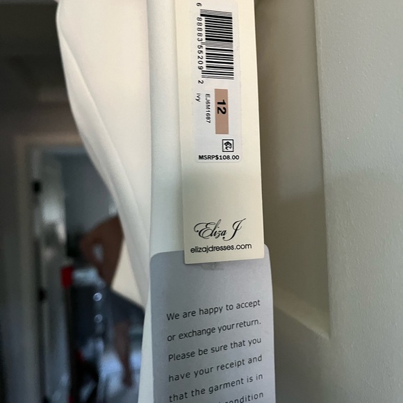 Off the shoulder top - Picture 2 of 3